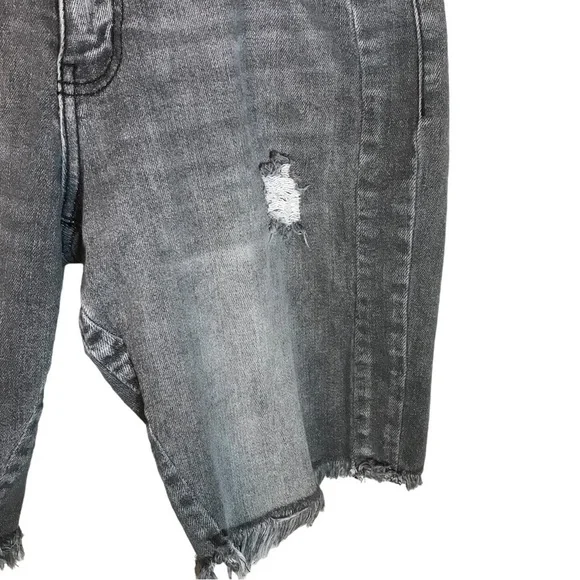Kancan bermuda shorts 9/28 gray fringed hem stretch distressed 10” inseam - Picture 3 of 9